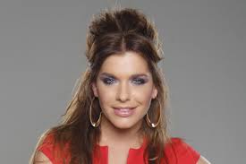 Henrietta heni dér (born 17 april 1986) is a hungarian singer. Tatva Marad A Szad Volgyesi Gabi Otthonatol Ebben A Meses Hazban El Hazai Sztar Femina