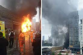 In a statement, london ambulance service said six people were treated at the scene, one of whom was then taken to hospital. Teehjesj39komm