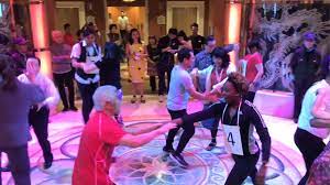 Watch netflix movies & tv shows online or stream right to your smart tv, game console, pc, mac, mobile, tablet and more. We Re In A Petri Dish How A Coronavirus Ravaged A Cruise Ship The New York Times