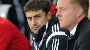 Shaun Edwards: Wales defence coach signs new deal