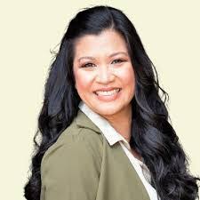 Audie Cummings's Instagram, Twitter & Facebook