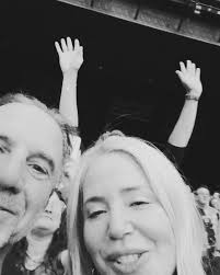 This weekend we went to the “8th wonder of the world” @redrocksco to do  Yoga with @michaelfranti then to Vegas to see @deadandcompany  @thesphereofvegas Best part of the weekend…check out last slide 🫶🏻