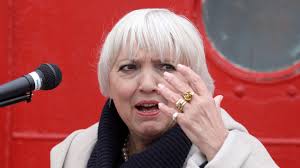 Claudia Roth: Geldstrafe für Polizisten wegen übler Beleidigung