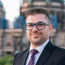 Der immobilienmarkt kommt gut durch die krise, ein einbruch ist nicht zu erwarten. Christoph Meschonat Direktor Sparda Bank Hessen Eg Xing