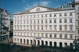 Founded in 1819 as the first austrian savings bank, erste group went public in 1997 with a strategy to expand its retail business into central and eastern europe (cee). Bilderstrecke Zu Osterreich Erste Bank Aktie Lauft Klar Schlechter Als Geschaft Bild 1 Von 2 Faz