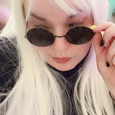 I think it's the first time she sees herself in the mirror😭😭