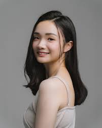 Portrait ] 形象照Debby 拍攝全家福時除了自然的紀錄外都會再單拍媽媽和爸爸的肖像，讓辛苦的爸媽也可以有美美和帥帥的照片換大頭照•