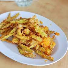 Bitter gourd with salted egg yolk please share this video and subscribe to this kzclip channel and kitchen blog. Por Kee S Crispy Fried Salted Egg Yolk Bitter Gourd I Like It Crispy Taste Like Snacks