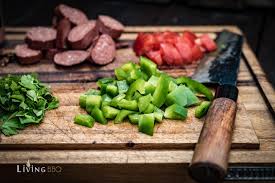 Sucuk Pfanne Mit Ei Sucuklu Yumurta Livingbbq De Rezept Essen Lebensmittel Essen Fruhstuck Mit Ei