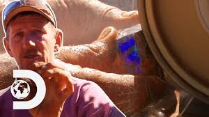 Pinoy m2m sop part 2 ( use headphones ). The Boulder Boys Take A Risk By Splitting An Uncut Opal Outback Opal Hunters Youtube