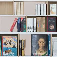 This equal spacing calculator will generate a list of even spacing options from two to a maximum number of dividers (balusters, spindles, pickets, shelves, slats, fasteners, etc.). Dimensions The Perfect Bookshelf