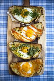Hole In The Bread Eggs With Sweet Chilli Sauce Recipes Brunch Recipes Food