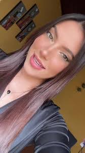 Stephanie Roos's Instagram, Twitter & Facebook