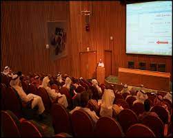تولي مكتبة جامعة الملك عبد العزيز عناية خاصة للمستخدمين من ذوي الاحتياجات الخاصة، حيث توفر لهم كل الوسائل التي تساعدهم على الاستفادة من مصادر المكتبة المختلفة مثل الأجهزة السمعية والبصرية. Ø¹Ù…Ø§Ø¯Ø© ØªÙ‚Ù†ÙŠØ© Ø§Ù„Ù…Ø¹Ù„ÙˆÙ…Ø§Øª Ù‚Ø§Ø¹Ø© Ø§Ù„Ù…Ø¤ØªÙ…Ø±Ø§Øª ØªØ´Ù‡Ø¯ Ø¥Ù†Ø¹Ù‚Ø§Ø¯ ÙˆØ±Ø´Ø© Ø¹Ù…Ù„ Ø¹Ù„Ù‰ ÙØªØ±ØªÙŠÙ† Ù„Ø¹Ø±Ø¶ Ø¨Ø±Ù†Ø§Ù…Ø¬ Ø§Ù„ÙÙŠØµÙ„