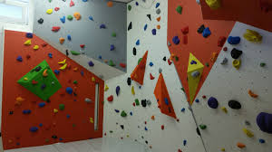 Ich habe mir im keller meiner eltern eine boulderwand gebaut und dabei entstand dieses video als dokumentation.planung und bau einer boulderwand und das schr. Momentum Concepts Munster Boulderwand