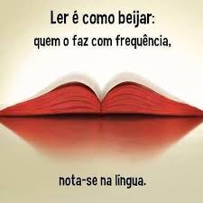 Frases do Facebook - Ler é como beijar: quem o faz com frequência ...