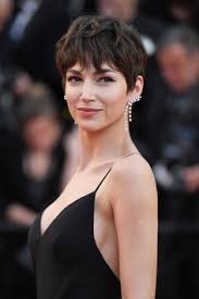 Úrsula corberó is a spanish actress from barcelona, spain. Pin On Pixie Long Bangs