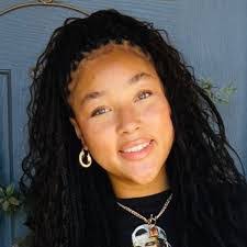 Alexa Strong's Instagram, Twitter & Facebook