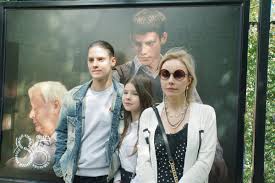 Зудина едва не разрыдалась после вопросов о табакове. Cvela I Shiroko Ulybalas Vdova Tabakova Zudina Vnov Vlyubilas