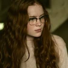 sadie sink as lori walls in the glass castle