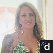 Kelly Halcomb's Instagram, Twitter & Facebook