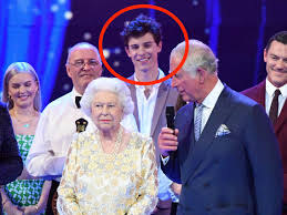 Born august 8, 1998) is a canadian singer and songwriter. Shawn Mendes On His Awkward Meeting With Queen Elizabeth Ii Insider