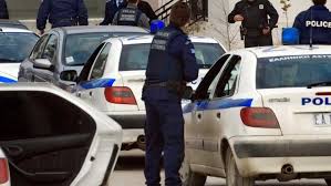 Βρες διαθέσιμες προσφορές, πληροφορίες και τρόπους επικοινωνίας με αυτή την επιχείρηση. Ena Peripoliko Gia 100 Peristatika Se 8 Mono Wres