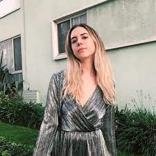 In the winter, it could take actually over 5 hours for my hair to dry naturally. How To Air Dry Thick Hair Without The Frizz