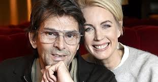 På instagram slås folk av hur lik hon är sin mamma. Niklas Stromstedt Om Relationen Till Jennys Tre Dottrar I 2021 Kandisbarn Relation Dottrar