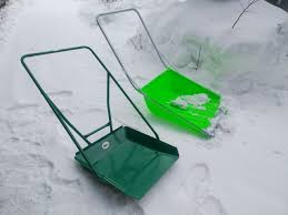 くじら印の鉄製スノーダンプ（緑） | 杜の木漏れ日（福岡造園blog）