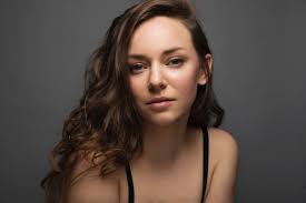 Kate Eastman's Instagram, Twitter & Facebook