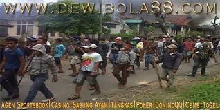 Lampung Kembali Membara 28 Rumah Dibakar Serta 25 Dirusak Http Bit Ly 20ox86c Dewibet Dewibola88 Agenjudionline Bettingonli Poker Game Video Video Game