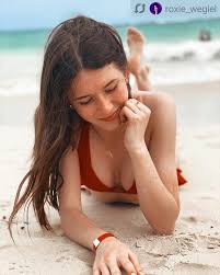 Roxana węgiel's debut album got gold just two months after the premiere. 15 Letnia Roksana Wegiel W Skapym Bikini Odpoczywa Na Dominikanie Planeta