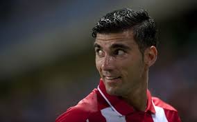 Pratiquez en disant cette phrase. Espagne Le Footballeur Jose Antonio Reyes Est Decede Dans Un Accident De Voiture