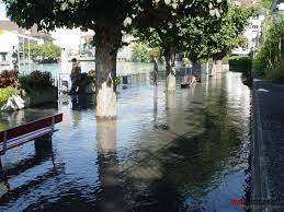 Der wasserpegel des thunersees liegt aktuell bei ca. Hochwasser Thun 2005 Thunensis Thun Historisch