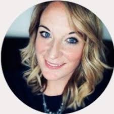 Tasha Dwyer's Instagram, Twitter & Facebook