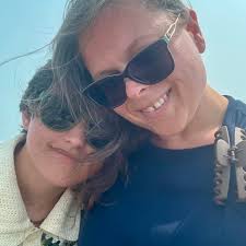 Which restaurants tenderize or pound their chicken cutlets before cooking?