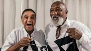 Tenho 75 anos de idade e 47 de carreira. Tojd3nljcyflxm