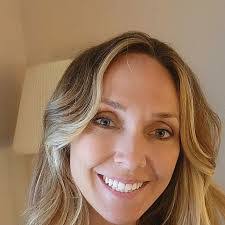 Randi Harvey's Instagram, Twitter & Facebook