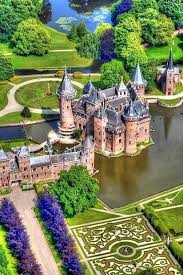 Dutch Castle Amazing Pictures Amazing Travel Pictures With Maps For All Around The World Beautiful Castles Castle Mansions