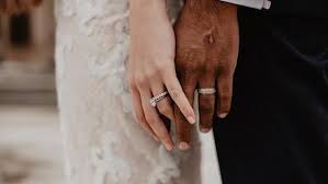 Pada hari pertunangan kalian ini, terimalah kelemahan dan kesempurnaan satu sama lain. 35 Kata Kata Ucapan Selamat Tunangan Berisi Doa Terbaik