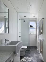 Bagno lungo e stretto consigli pratici per l arredamento. Arredare Un Bagno Lungo E Stretto
