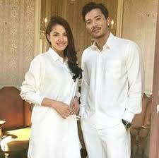 Tergamaknya seorang lelaki yang dipercayai ahli keluarga sendiri merogol bayi yang baru berusia 18 bulan. 16 Fattah Amin And Fuzura Ideas Actors Actresses Pilot Wedding Muslim Couples
