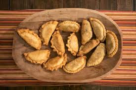 En la tradición de los argentinos, la pizza y la empanada son dos platos que seguramente una vez por semana o en los encuentros familiares y de amigos está. Noche De La Pizza Y La Empanada Claves Para Aprovechar Descuentos En Un Evento Unico La Nacion