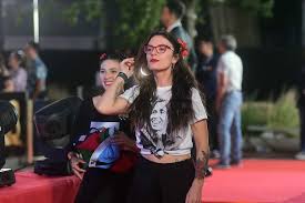 Cariola vallejo murua frankfurt 2012 03.jpg. El Homenaje Politico De Camila Vallejo Y Karol Cariola En La Alfombra Roja Del Copihue De Oro Tv Y Espectaculo Biobiochile