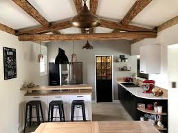 Cuisine classique au style campagnard teinte chêne naturel. Cuisine Campagne Chic 15 Idees Deco A Imiter Kozikaza