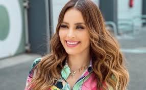 Cynthia rodríguez descontrola las redes sociales tras posar en mini bikini. La Felicitacion De Carlos Rivera A Cynthia Rodriguez