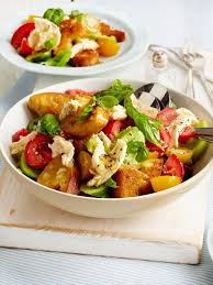 20 Minuten Brotsalat Mit Mozzarella Rezept Lecker Rezept Rezepte Brotsalat Leckere Salate