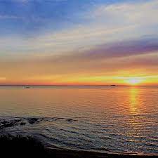 Sunset At Sandringham Beach Melbourne Melbournelifelovetravel April Autumn Sandringham Bayside Beach Sunse Visit Melbourne Picturesque Scenery