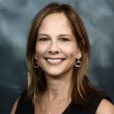 Leann Cormier's Instagram, Twitter & Facebook